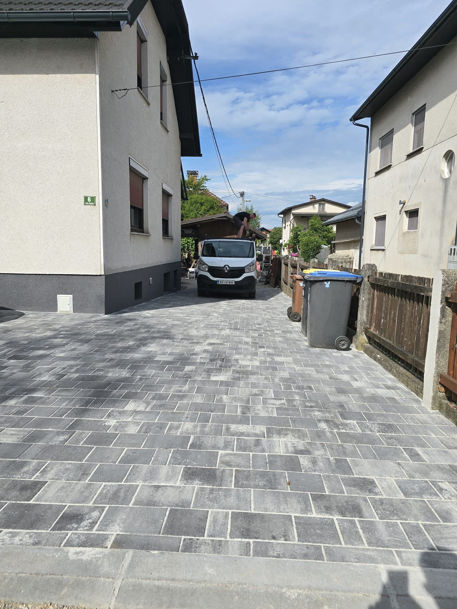 Vhodna ploščad iz tlakovcev Semmelrock City Top