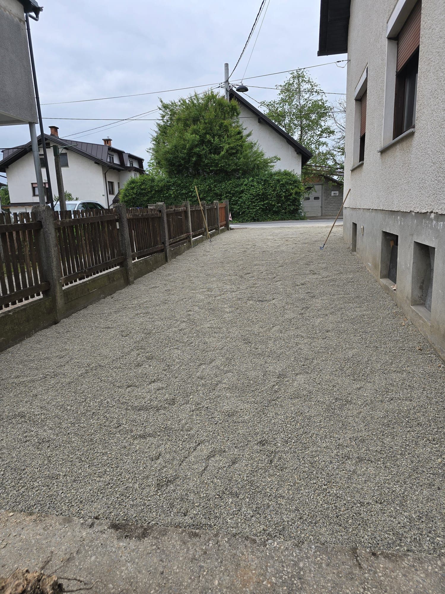 Prani beton pred objektom